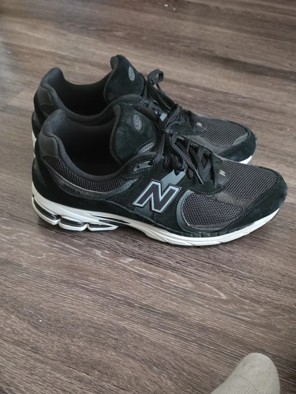 New Balance 2002 BLACK